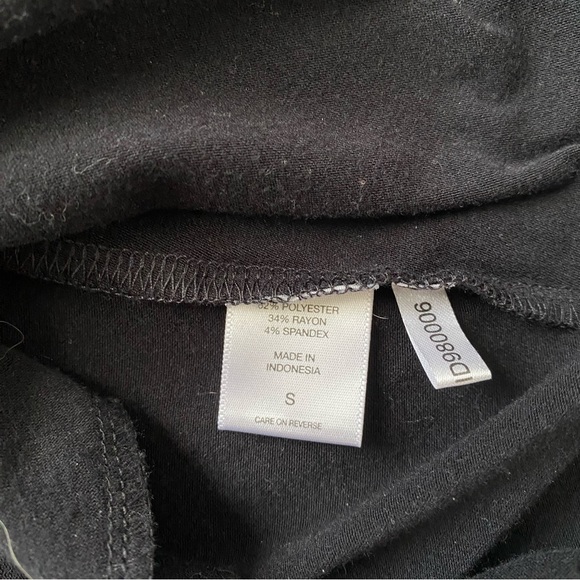 Black T-Shirt Dress with Pockets - Picture 5 of 5